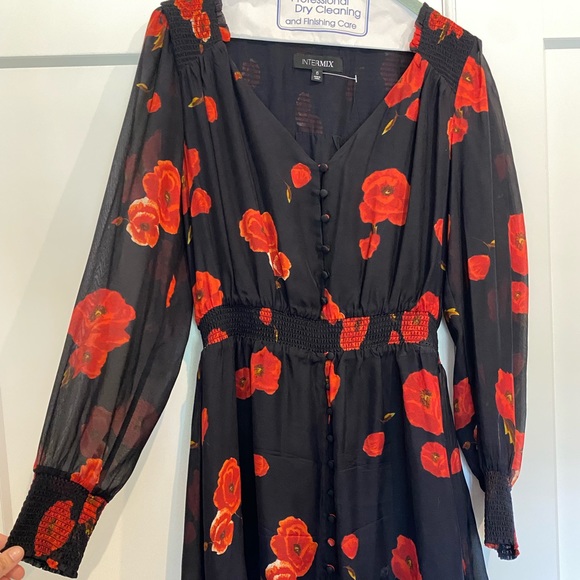 Intermix Kayla dress, size 6, super flirty short dress. - Picture 4 of 13